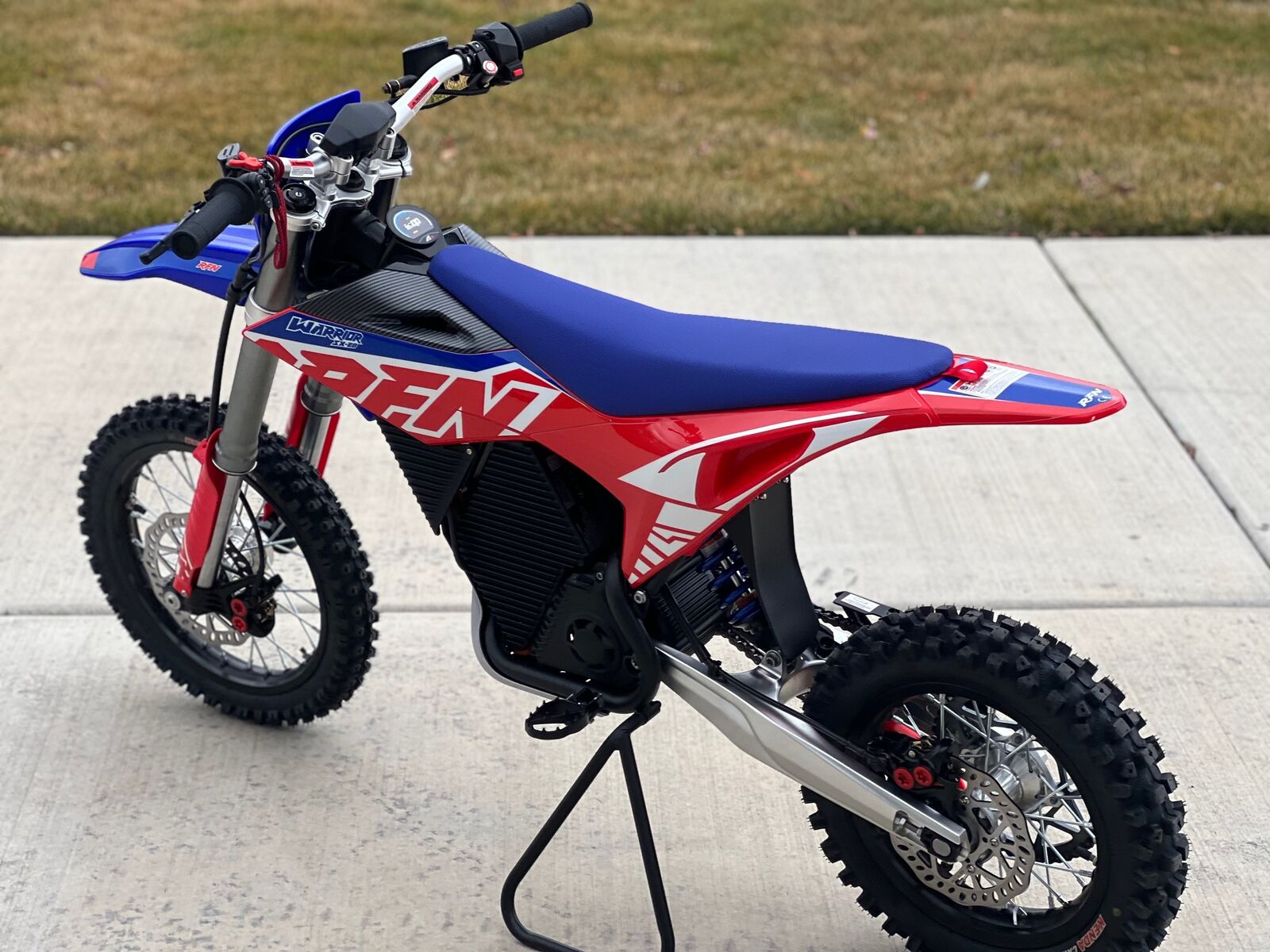RFN SX-E8 BLUE / RED