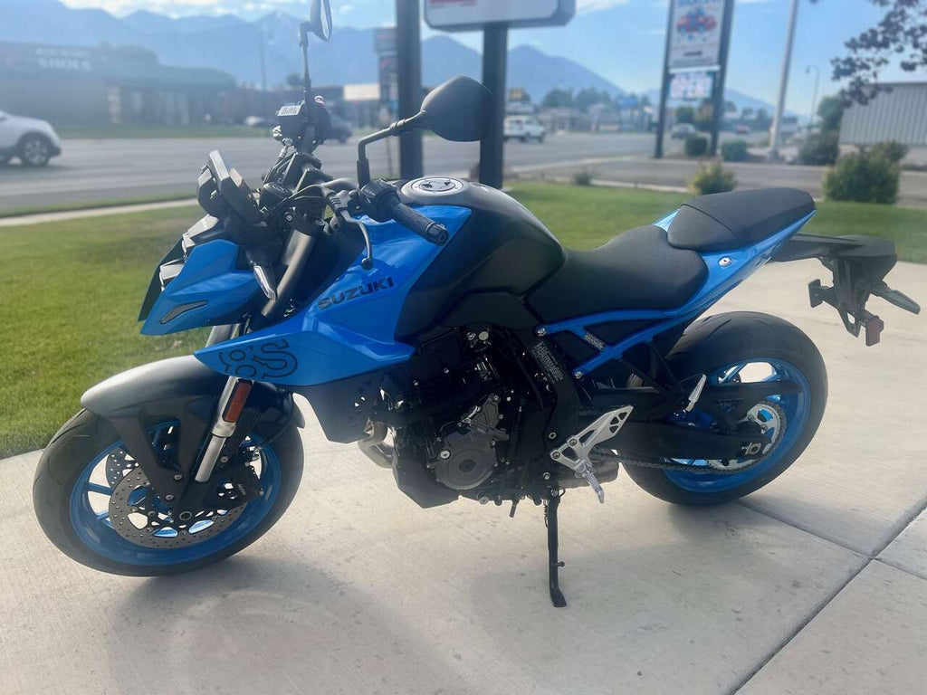 2023 SUZUKI GSX-8S