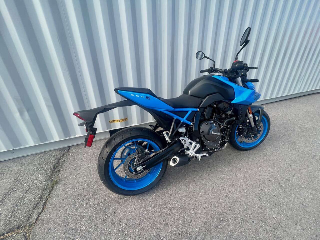 2023 SUZUKI GSX-8S