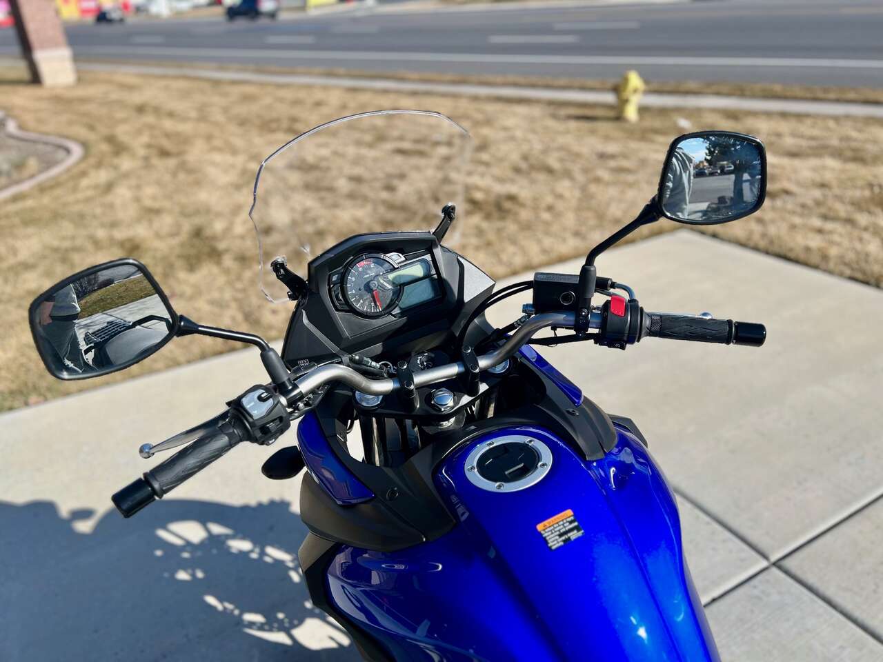 2023 V Strom 650 Blue