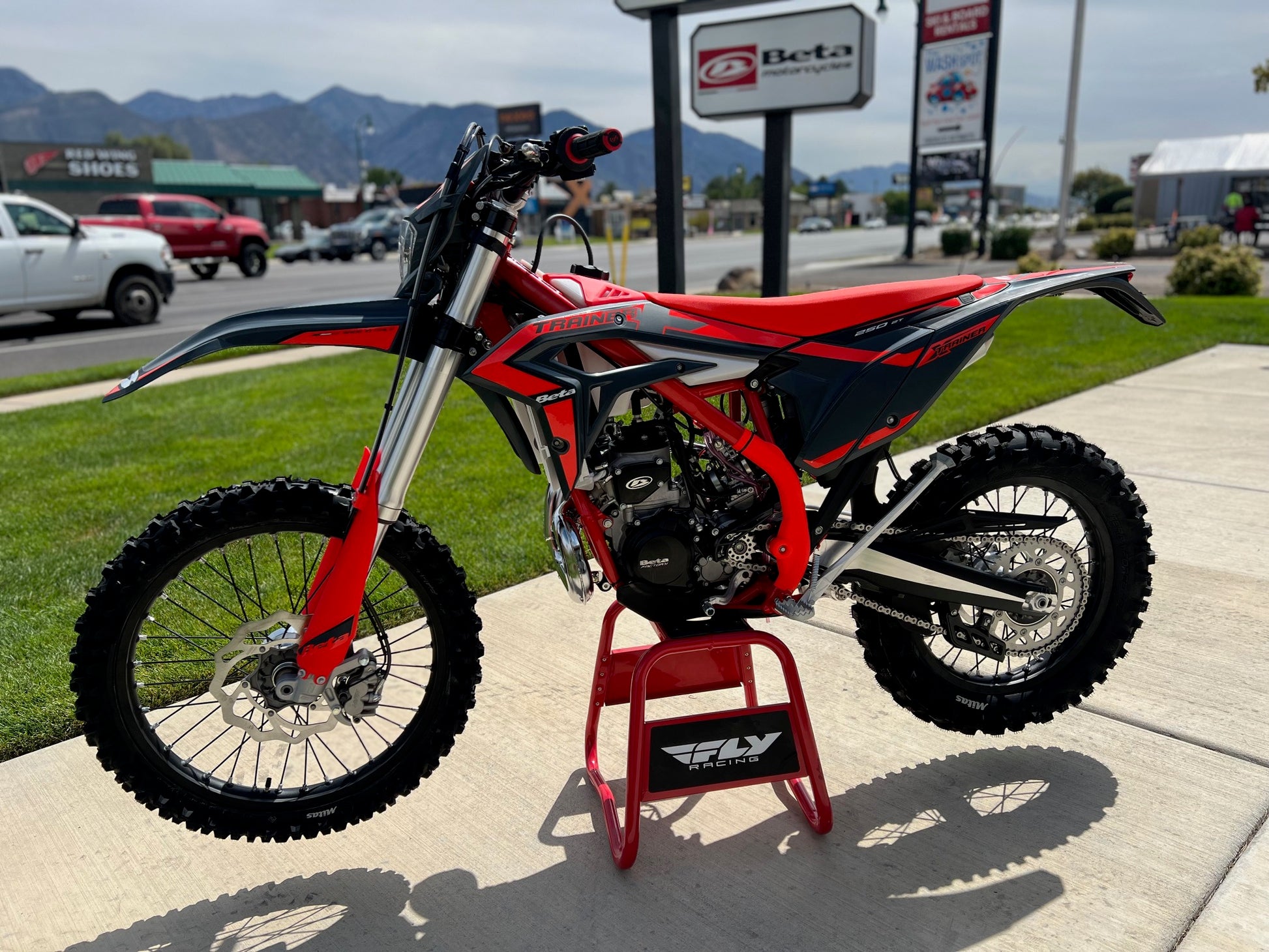 2025 Beta 250 XTrainer