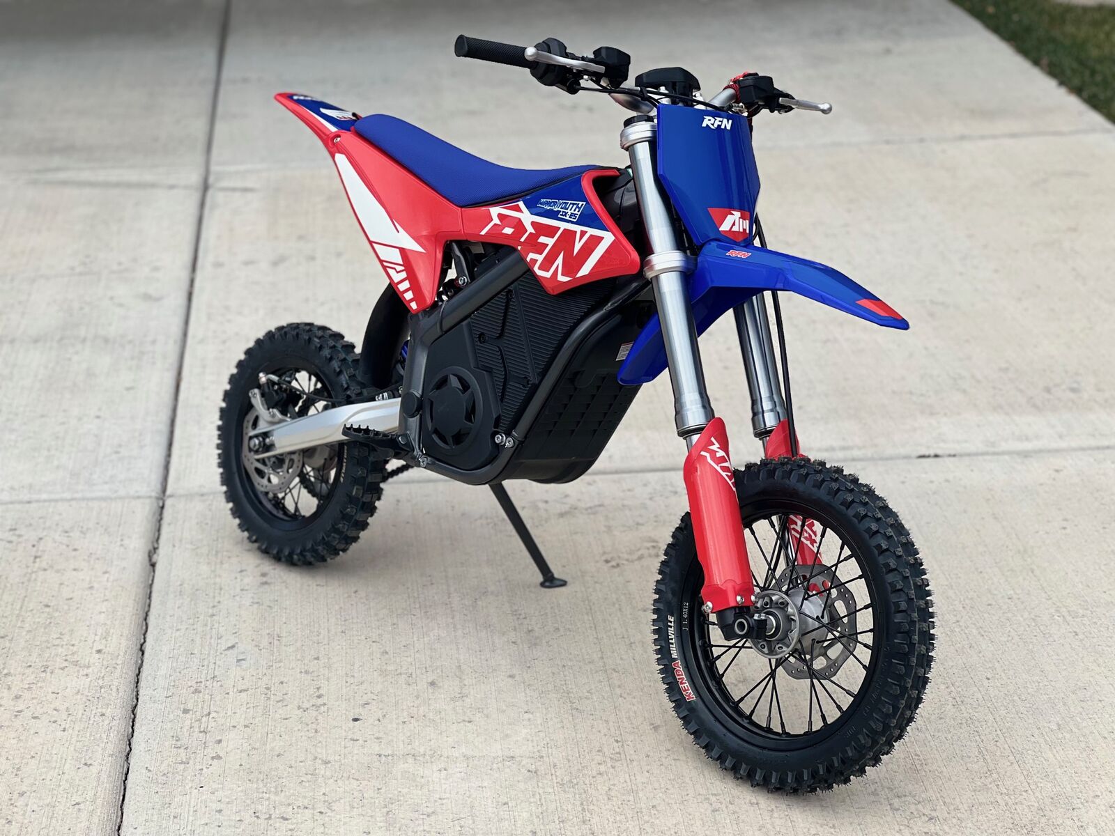 RFN SX-E5 RED / BLUE