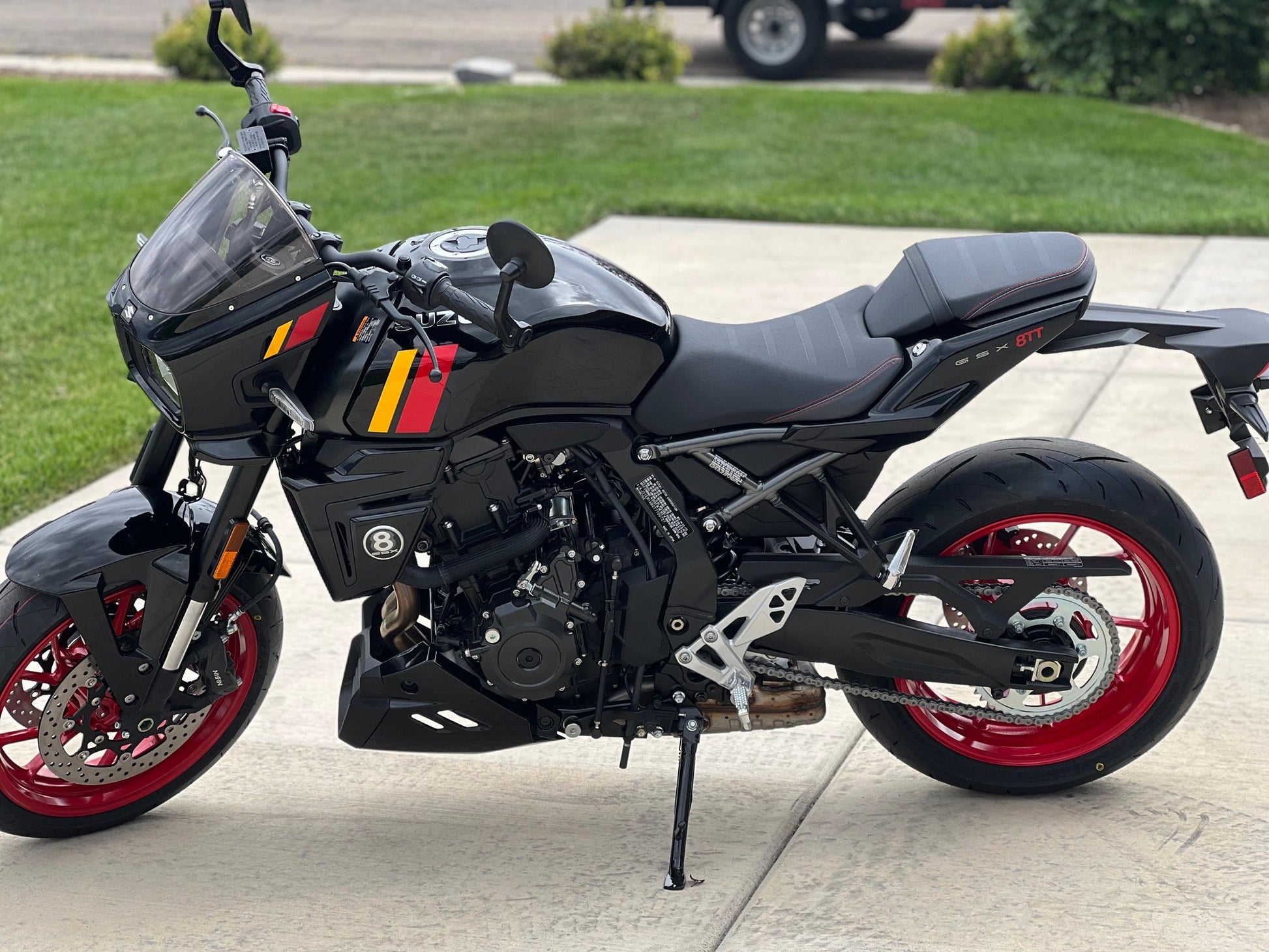2026 SUZUKI GSX-8TT