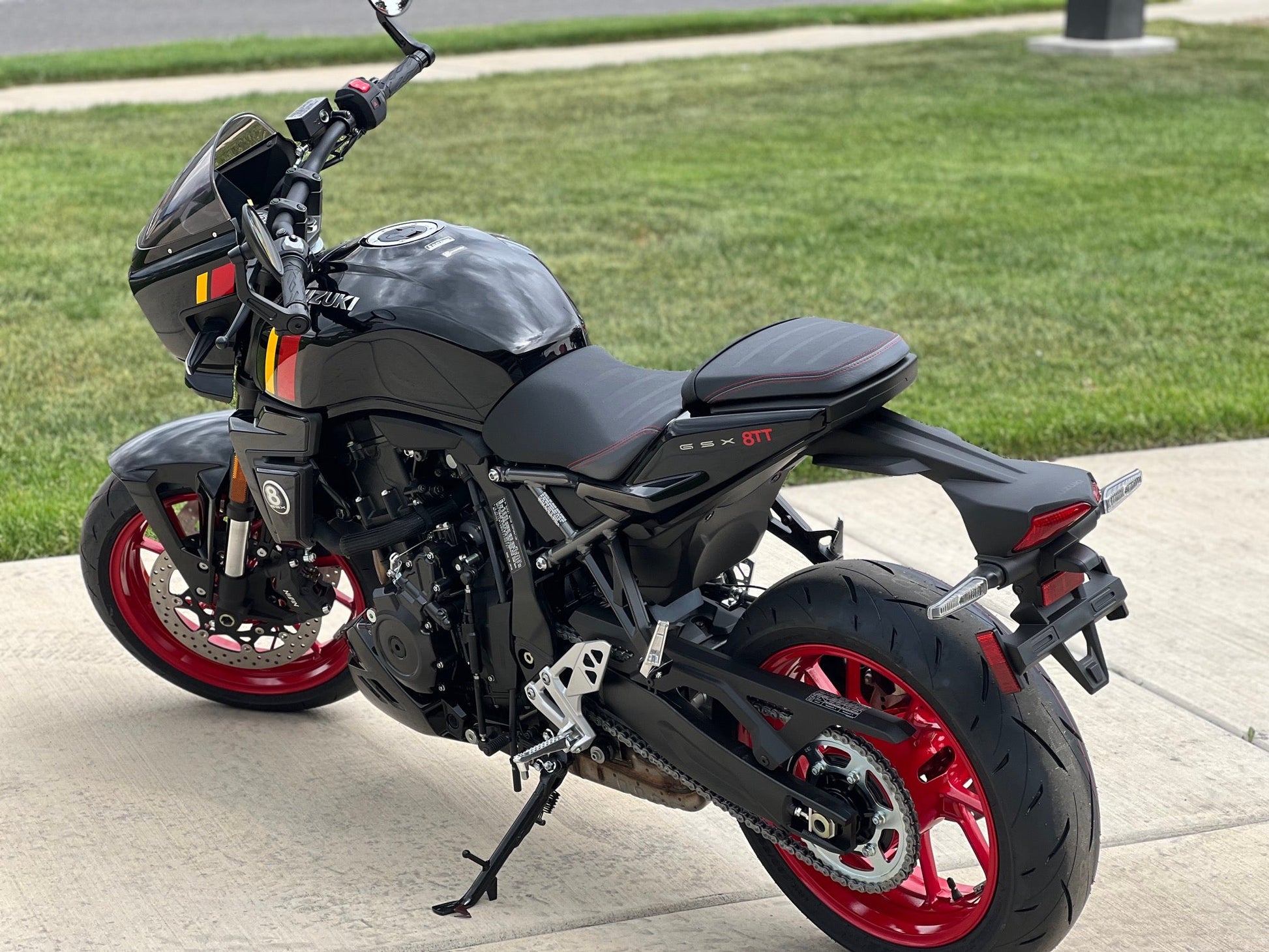 2026 SUZUKI GSX-8TT