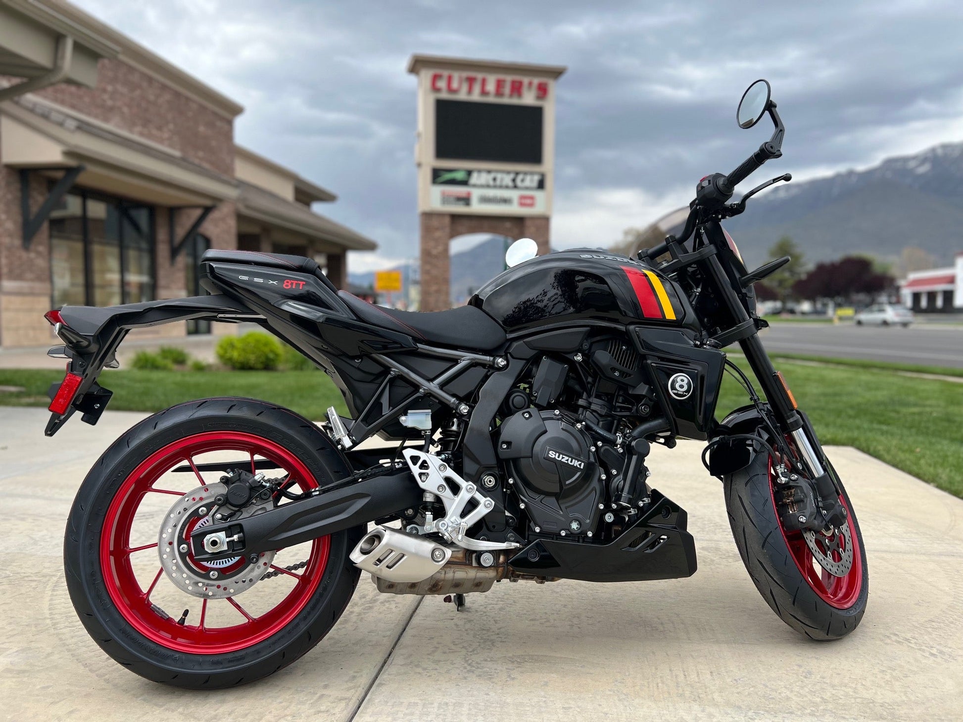 2026 SUZUKI GSX-8TT