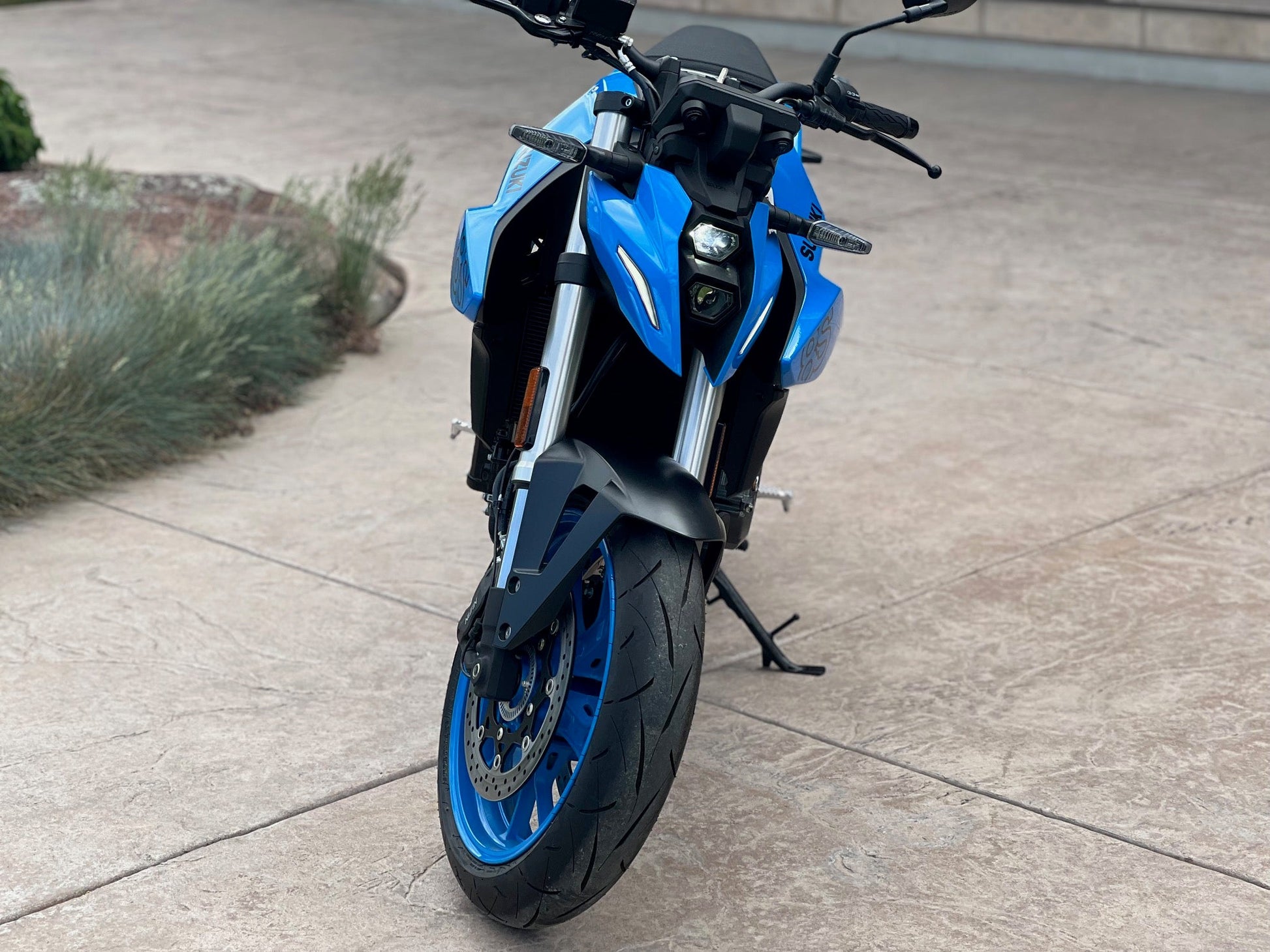 2023 SUZUKI GSX-8S