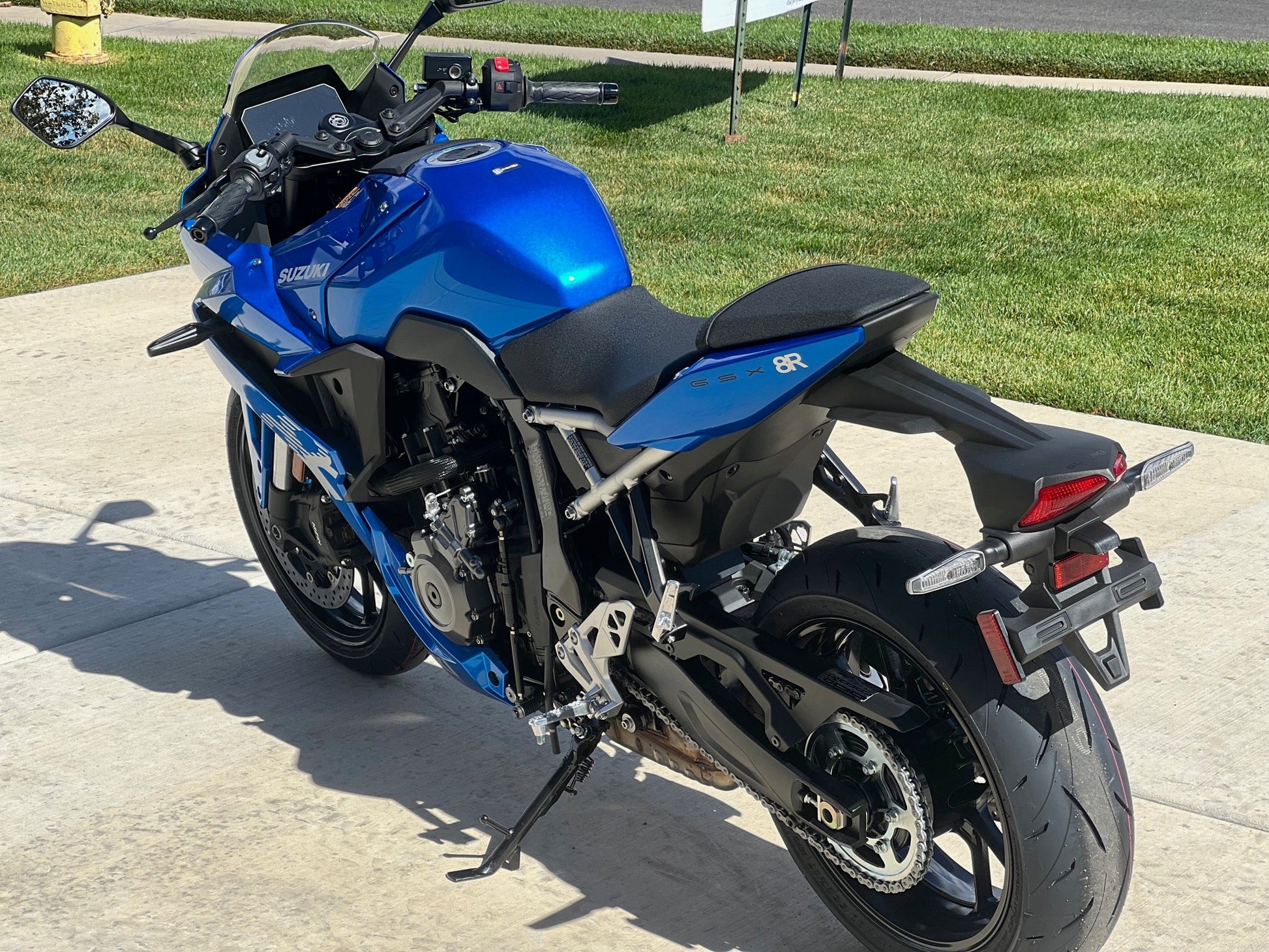 2026 SUZUKI GSX-8R