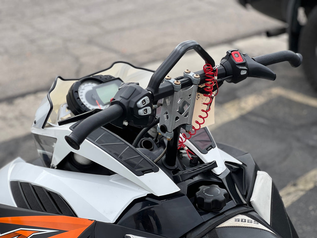 S2013 M 800 SNO PRO 162" LTD 2 W/0 ES WHITE