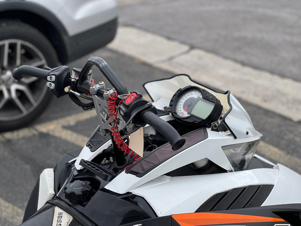 S2013 M 800 SNO PRO 162" LTD 2 W/0 ES WHITE