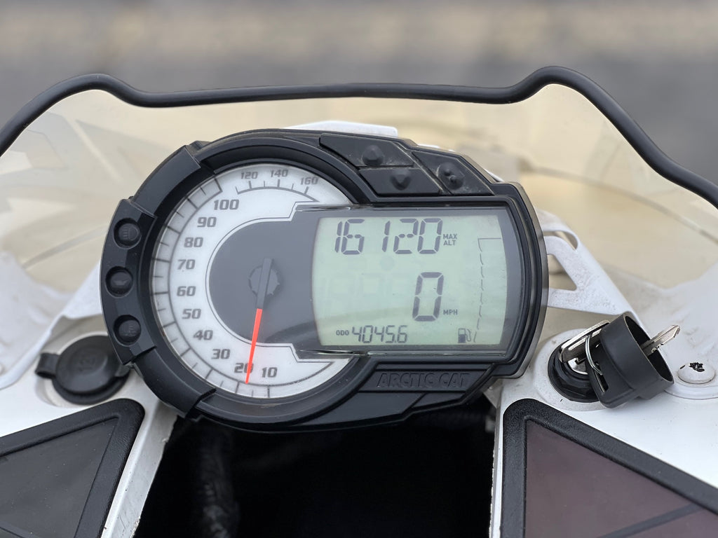 S2013 M 800 SNO PRO 162" LTD 2 W/0 ES WHITE