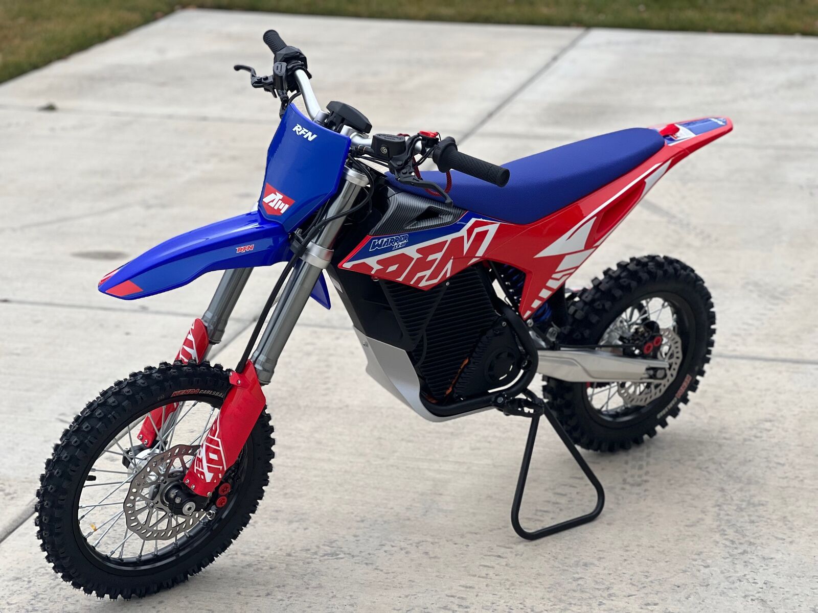 RFN SX-E8 BLUE / RED