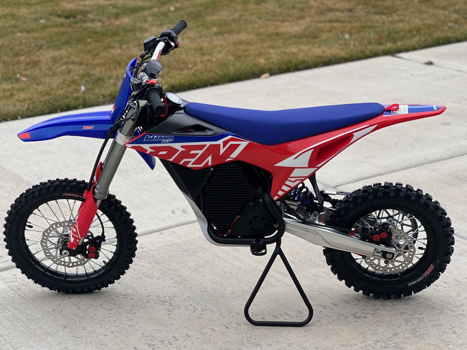 RFN SX-E8 BLUE / RED