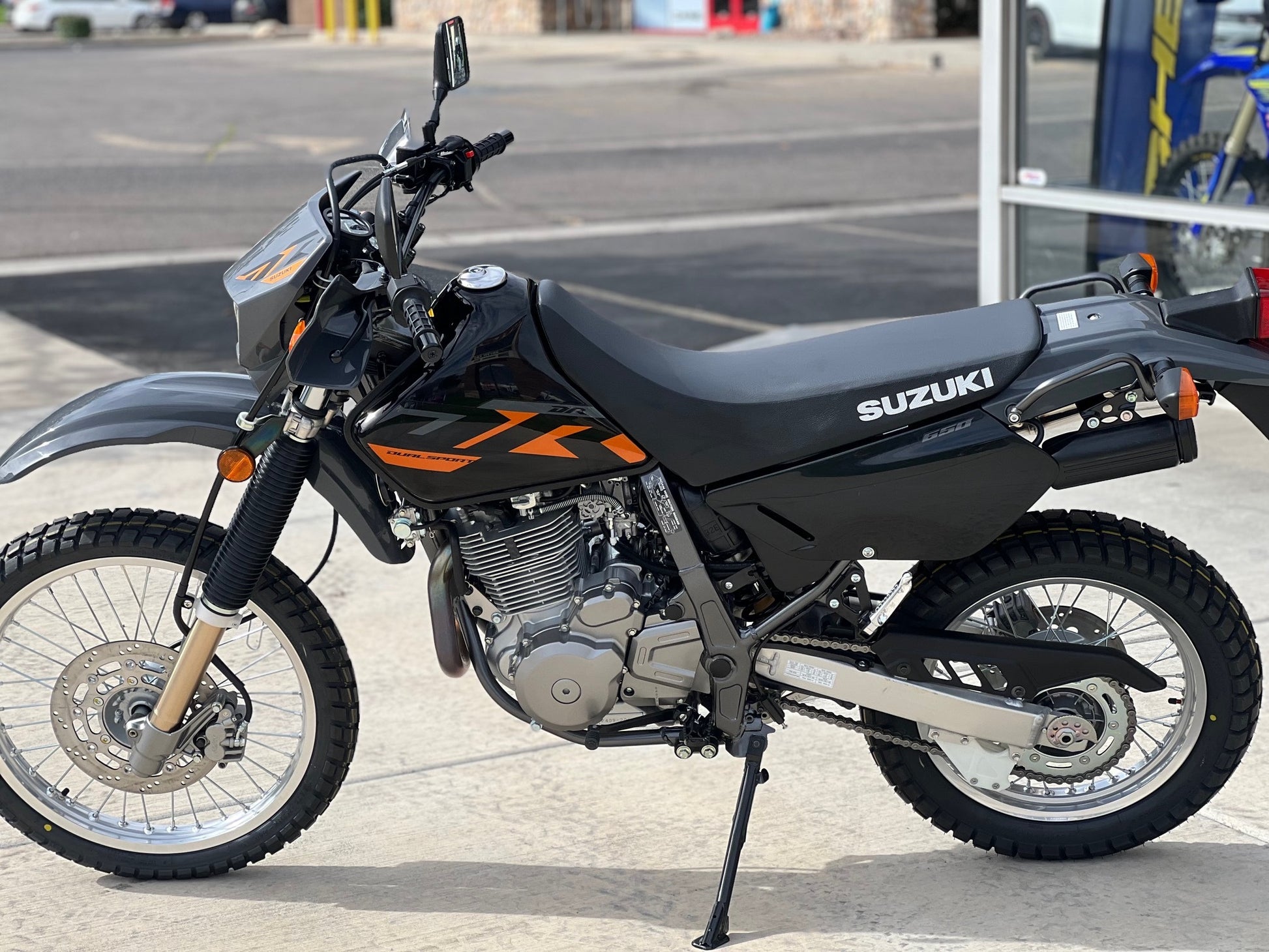 2026 DR650S Dual Sport  Black